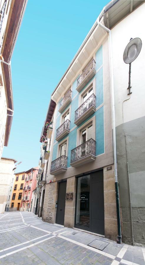 Antique Pamplona Tres Reyes Apartments Exterior foto